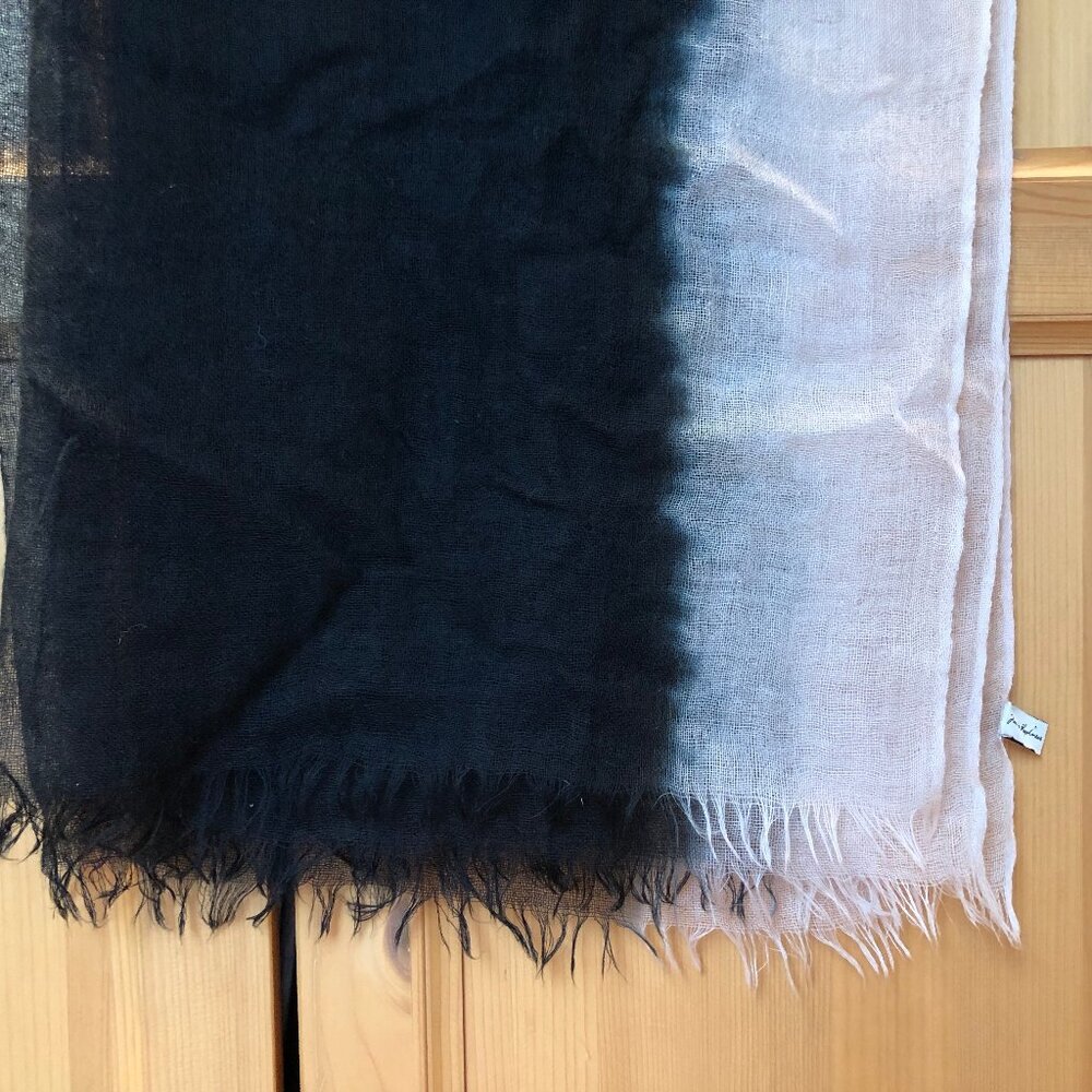 Cashmere wrap - Picture 7 of 7